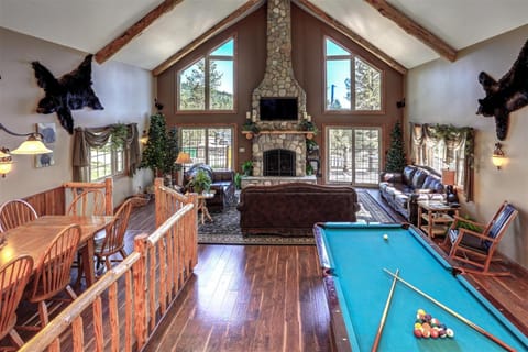 Rocky Ridge Lodge House in North Lawrence