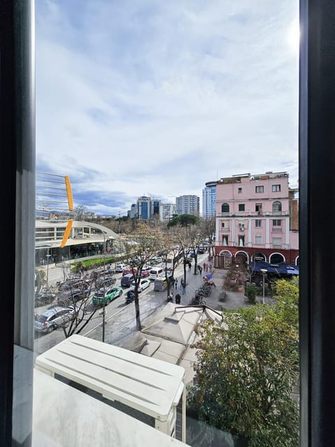 Nearby landmark, Day, Natural landscape, City view, Location