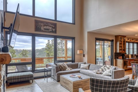 Happy Hour Hideaway House in Lead