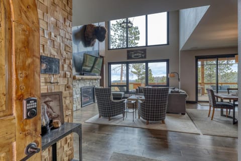 Happy Hour Hideaway House in Lead