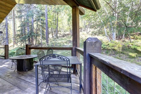 Whiskey Barrel Cabin Cabin in Lead