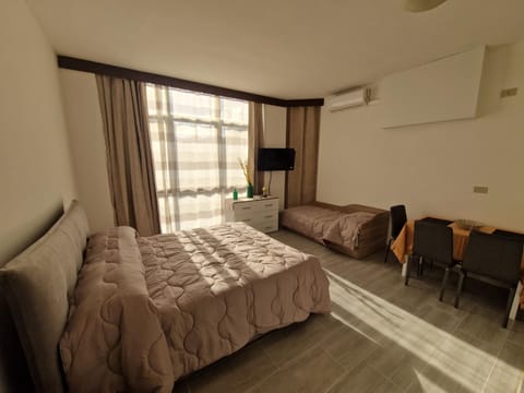 Bed, Living room