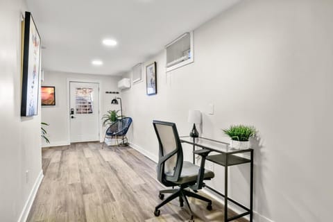 BRAND NEW Private and Modern 2BR Unit Apartment in Minneapolis