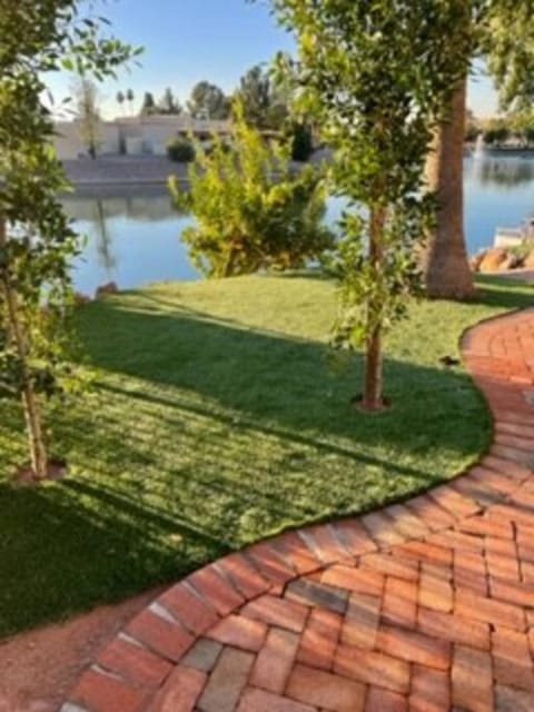 Water Front Sweet Home House in Dobson Ranch