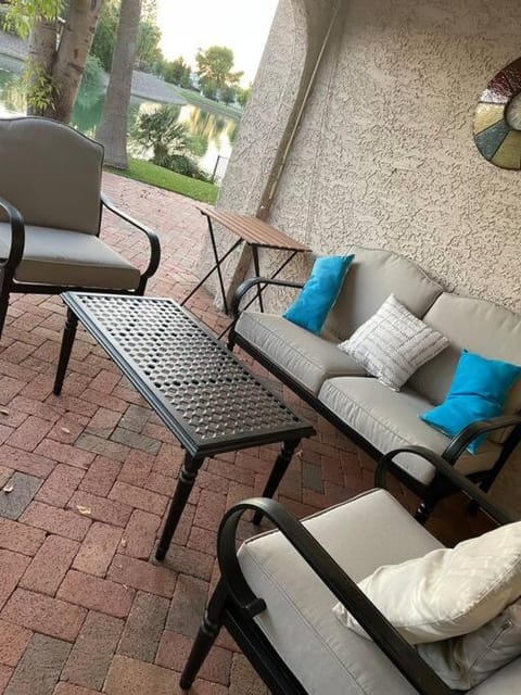 Water Front Sweet Home House in Dobson Ranch