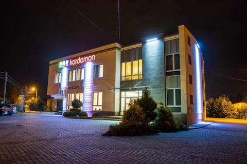 Property building, Facade/entrance, Property logo or sign, View (from property/room), Logo/Certificate/Sign