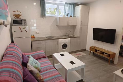 TV and multimedia, Kitchen or kitchenette, Living room