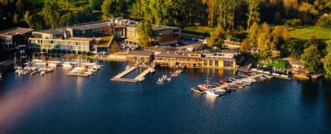 Property building, Off site, Day, Neighbourhood, Natural landscape, Bird's eye view, Lake view