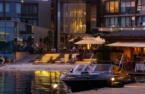 Restaurant/places to eat, Night, Balcony/Terrace, Beach, Autumn