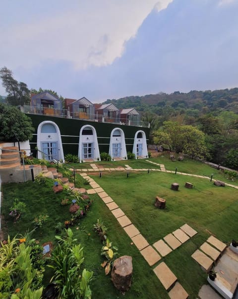 Property building, Spring, Day, Natural landscape, Garden, Garden view, Mountain view