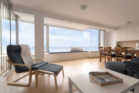Living room, Sea view