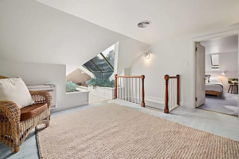 Blackwood Tree Cottage Heritage Listed Evandale House in Evandale