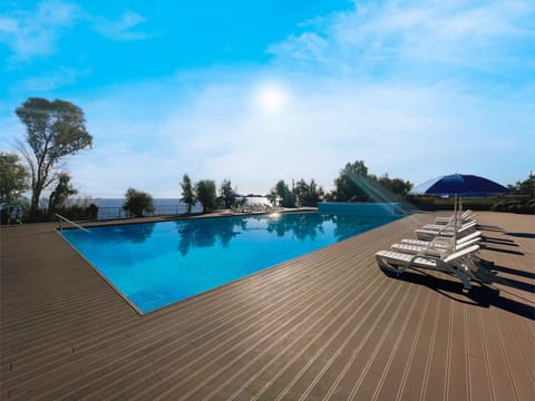 Pool view, Swimming pool, sunbed