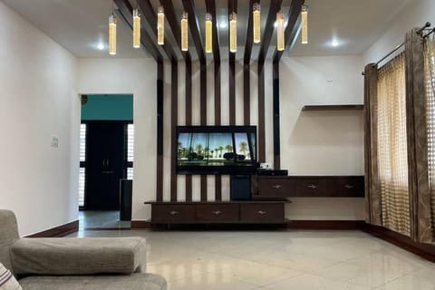 Communal lounge/ TV room, TV and multimedia, Living room, Seating area