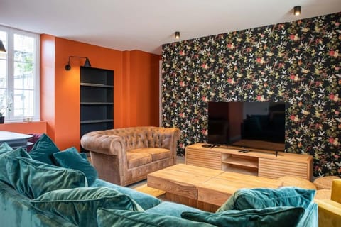 Communal lounge/ TV room, Living room