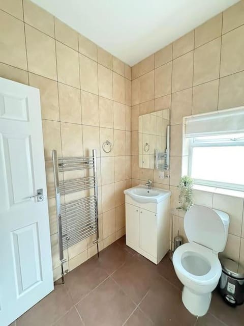 Contemporary Urban Retreat in Central Reading Apartment in Reading