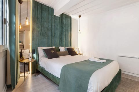 Property building, Living room, Bedroom