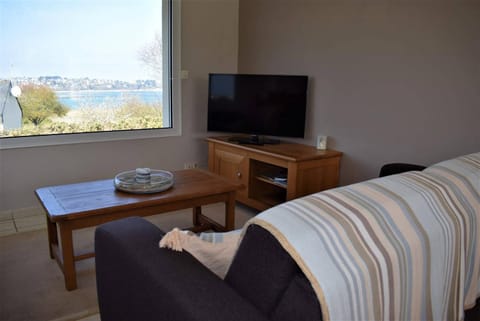 Maison VUE SUR MER avec jardin clos à PERROS-GUIREC - Réf 842 Villa in Louannec