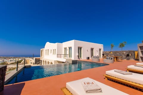 Property building, Pool view, Swimming pool, sunbed