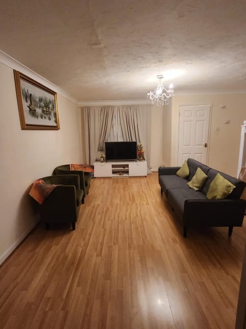 TV and multimedia, Living room, Photo of the whole room, Seating area
