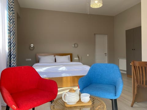 Bed, Living room, Photo of the whole room, Bedroom