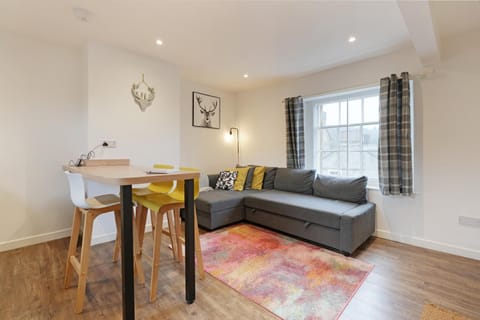 Stylish Bakewell apartment -walk to cafes and river Apartment in Bakewell