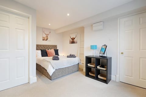 Stylish Bakewell apartment -walk to cafes and river Apartment in Bakewell