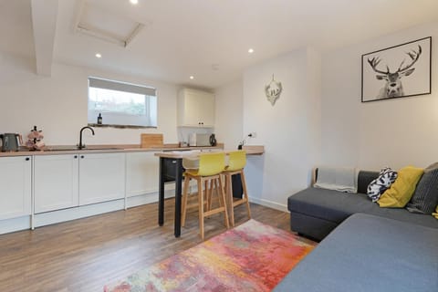 Stylish Bakewell apartment -walk to cafes and river Apartment in Bakewell