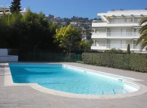 Charmant T2 à 500 m des plages Apartment in Antibes