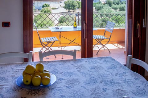 View (from property/room), Balcony/Terrace, Living room, Seating area, Dining area, Breakfast