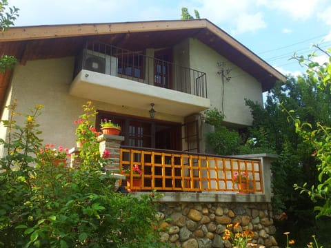 Facade/entrance, Balcony/Terrace, Decorative detail