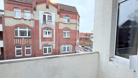 Property building, Day, View (from property/room), Balcony/Terrace