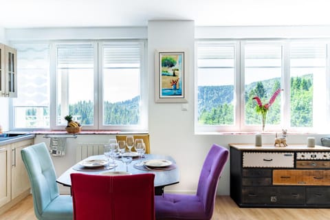 Kitchen or kitchenette, Living room, Dining area
