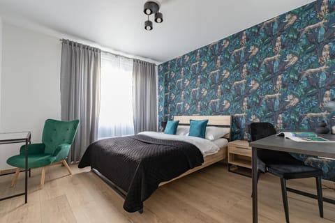 Bedroom, internet, internet