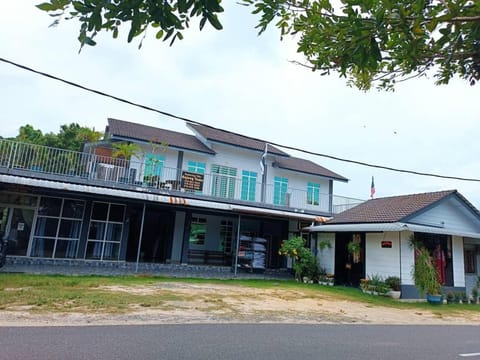 Property building, Day, Neighbourhood, Street view