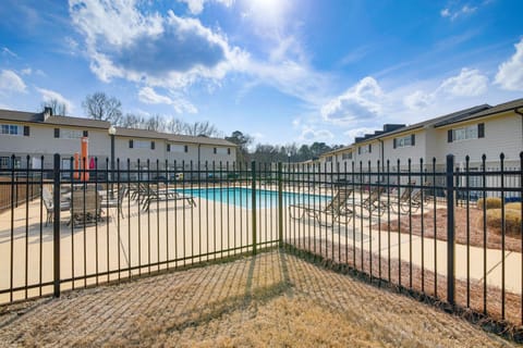 Condo with Pool Walk to University of Mississippi! Apartment in Oxford