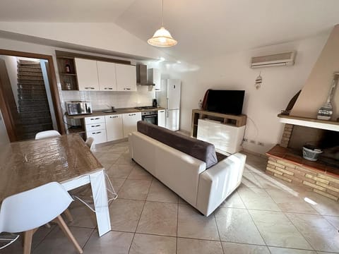 Appartamento con veranda vista mare in loc. Le Saline a Calasetta C100 Apartment in Calasetta