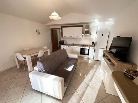 Appartamento con veranda vista mare in loc. Le Saline a Calasetta C100 Apartment in Calasetta