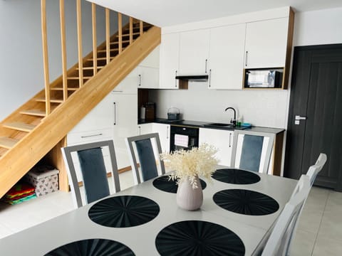 Kitchen or kitchenette, Living room, Dining area