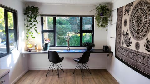 Dining area, kitchen