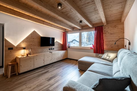 - Punta Penia - Canazei center app Apartment in Canazei