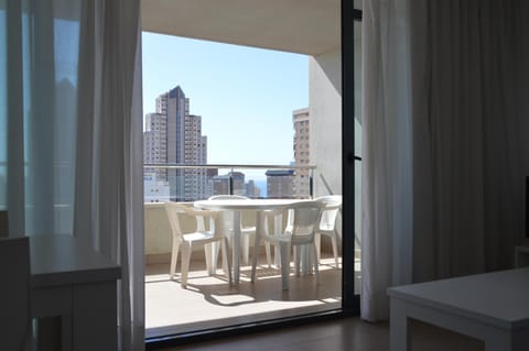 Day, View (from property/room), Balcony/Terrace, Dining area, City view, Sea view