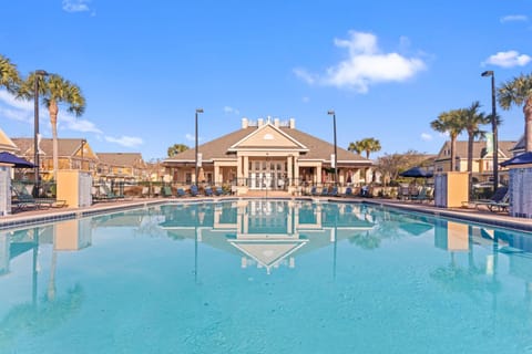 Pool view, Swimming pool, sunbed