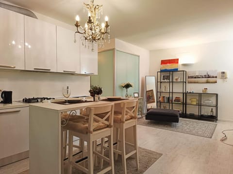 Kitchen or kitchenette, Dining area, stove