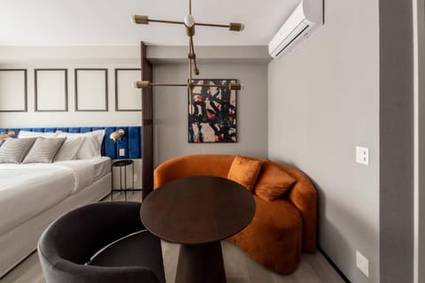 Bed, Seating area, Bedroom, air conditioner