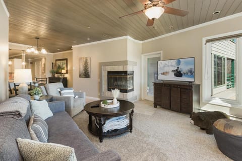 Eolus 424 House in Purgatory