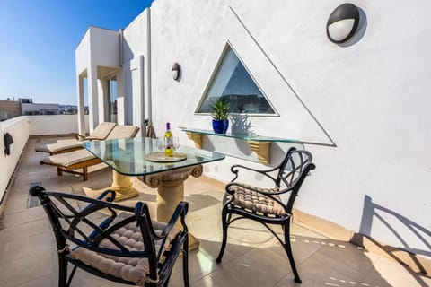 Patio, Day, View (from property/room), Balcony/Terrace, Seating area, Dining area