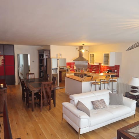 Appartement de 90m² situé dans le Vieux-Lille. Apartment in Lille