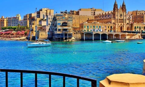 St Julians Sliema 3 minutes walk from promenade 3 bedroom apartment Apartment in Sliema