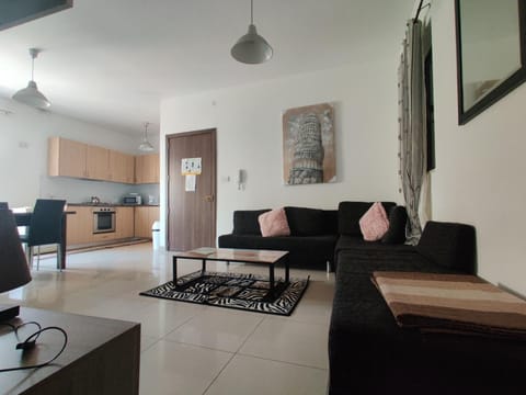 St Julians Sliema 3 minutes walk from promenade 3 bedroom apartment Apartment in Sliema